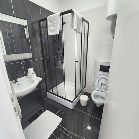 Balon Hotel Velika Kladusa